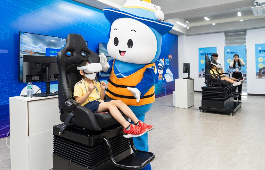 “사회적 가치 실현”… 한국해양교통안전공단(KOMSA), 대국민 대상 해양안전 교육, 바자회 개최 이미지